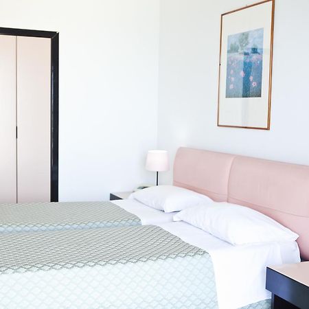 Futura Style Helios Hotel โนโต ภายนอก รูปภาพ