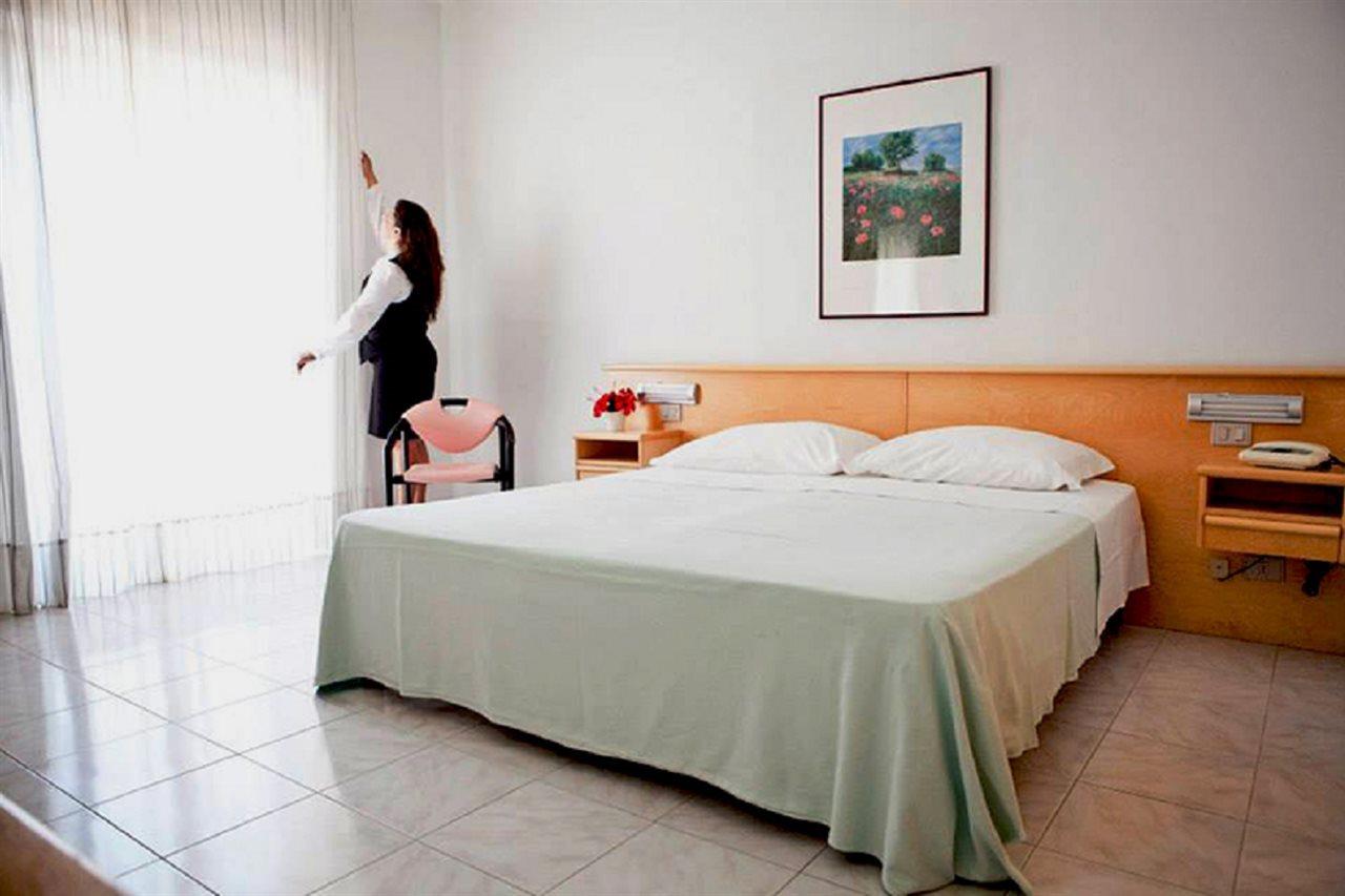 Futura Style Helios Hotel โนโต ภายนอก รูปภาพ